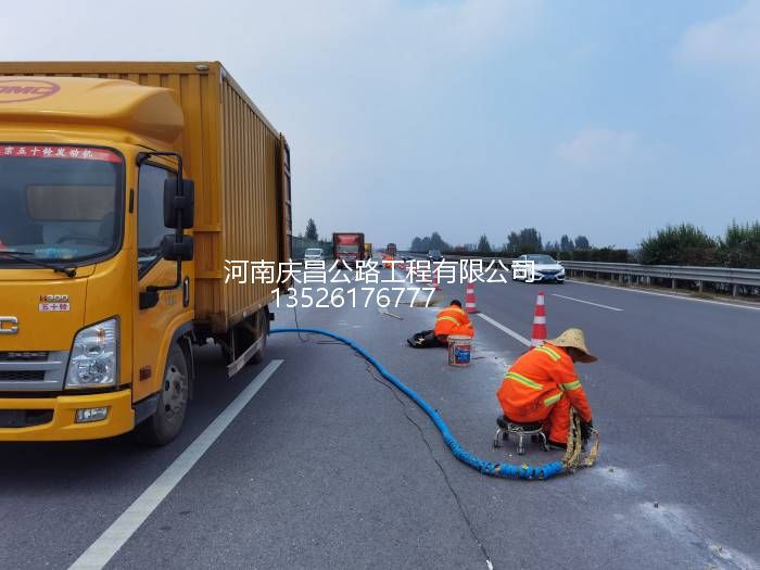 道路壓漿隊(duì)分享關(guān)于四季公路養(yǎng)護(hù)的要點(diǎn)！